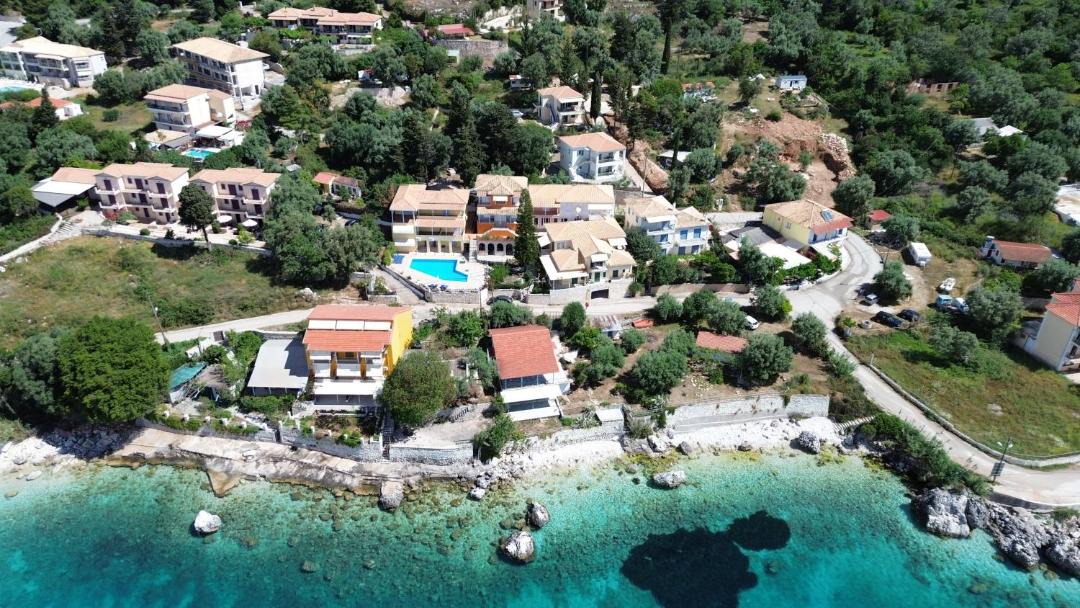 Photo of Others in Mikros Gialos