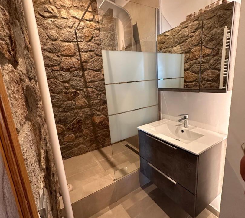 Photo of Bathroom in Perdhika