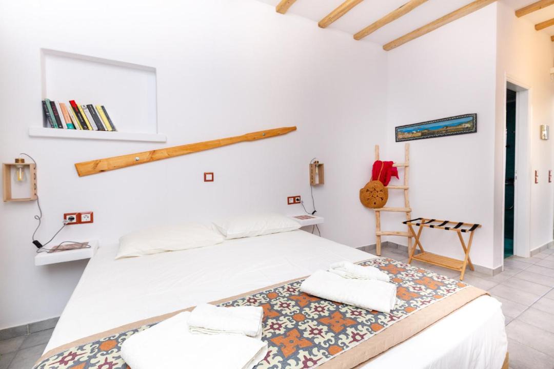 Photo of Bedroom in Schinoussa Town