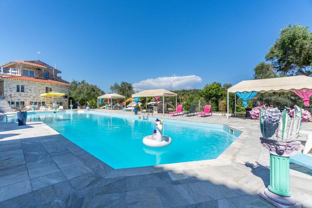 Photo of Others in Gaios