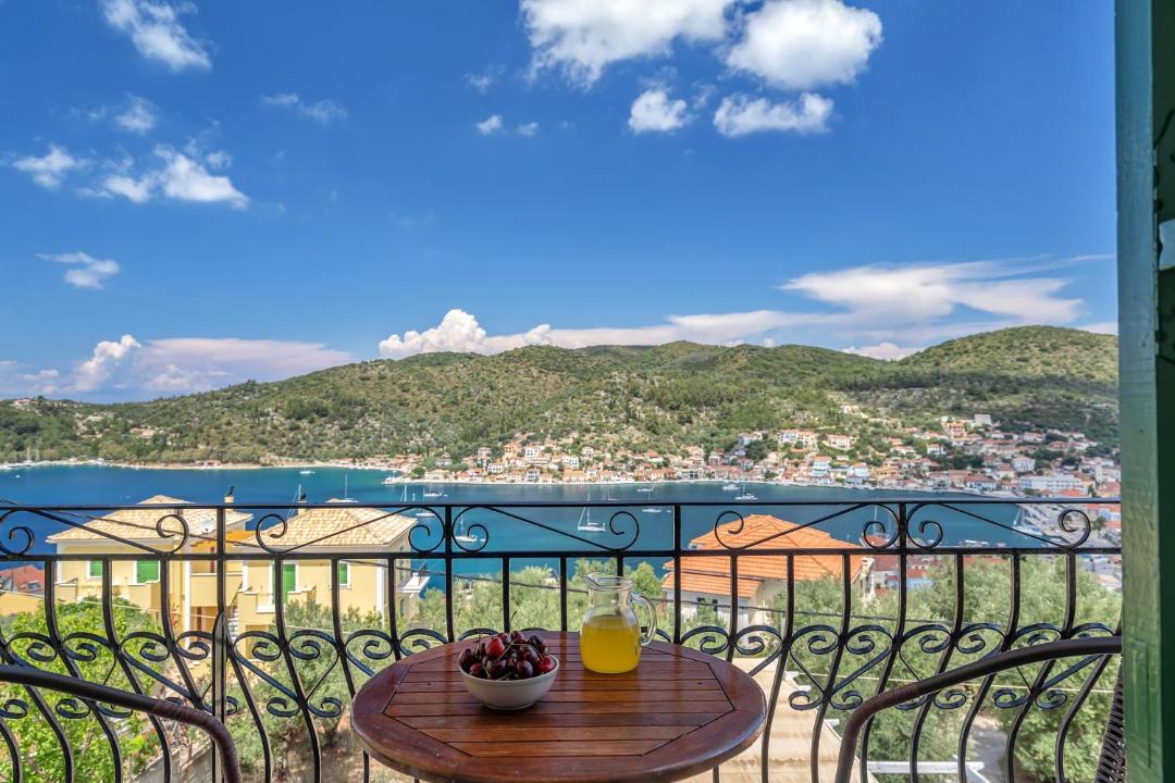 Photo of Patio Balcony in Vathy