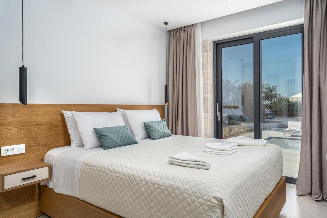 Photo of Bedroom in Neromilos