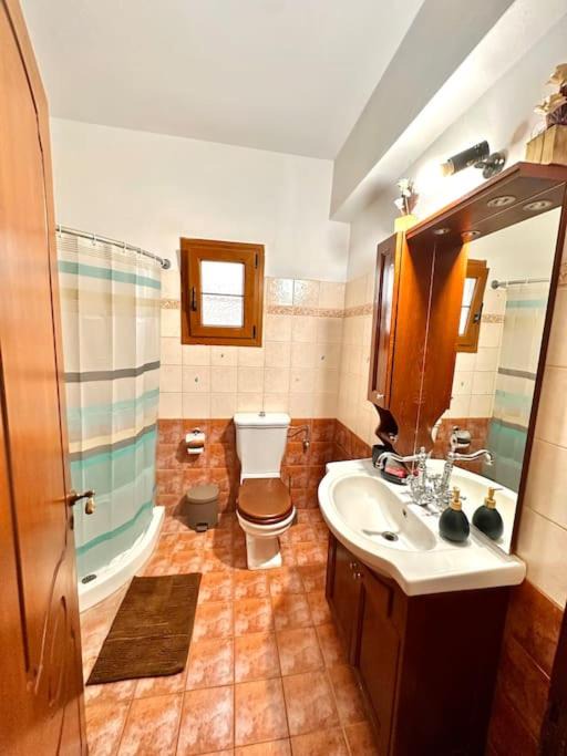 Photo of Bathroom in Alinda