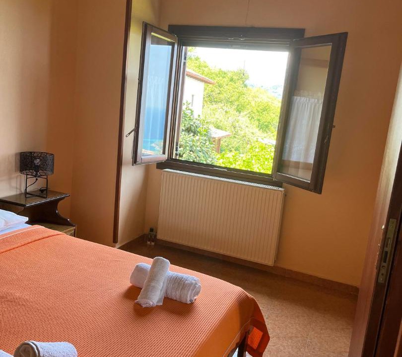 Photo of Bedroom in Mouresi