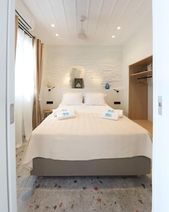 Photo of Bedroom in Paleopolis