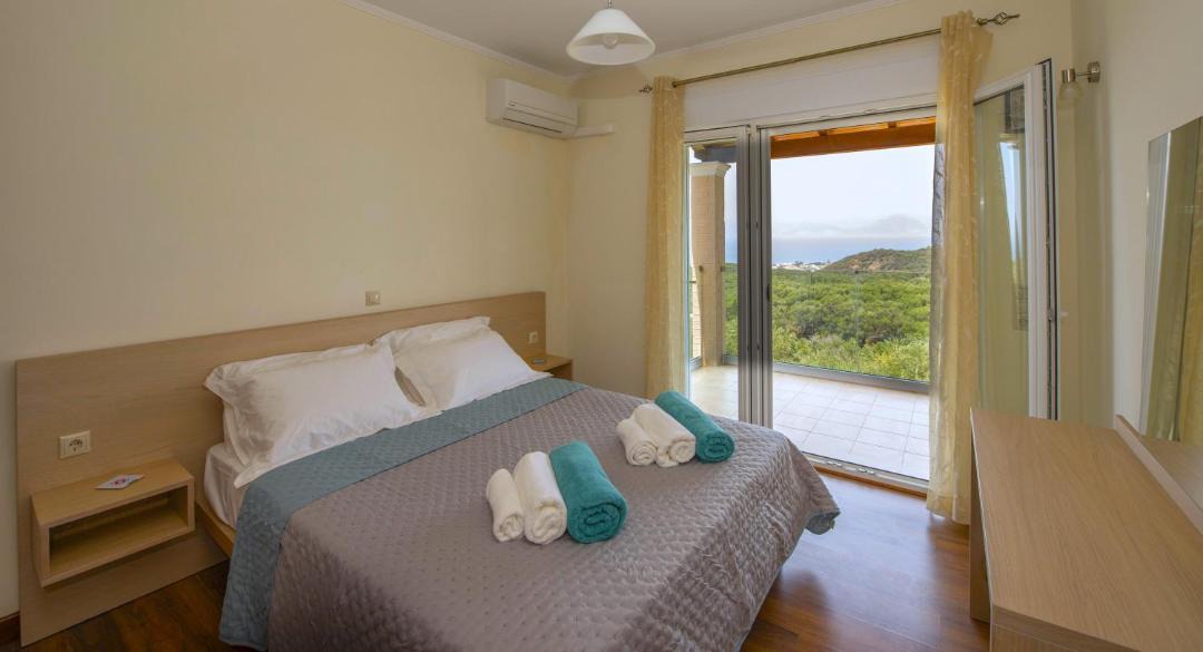 Photo of Bedroom in Petaleia