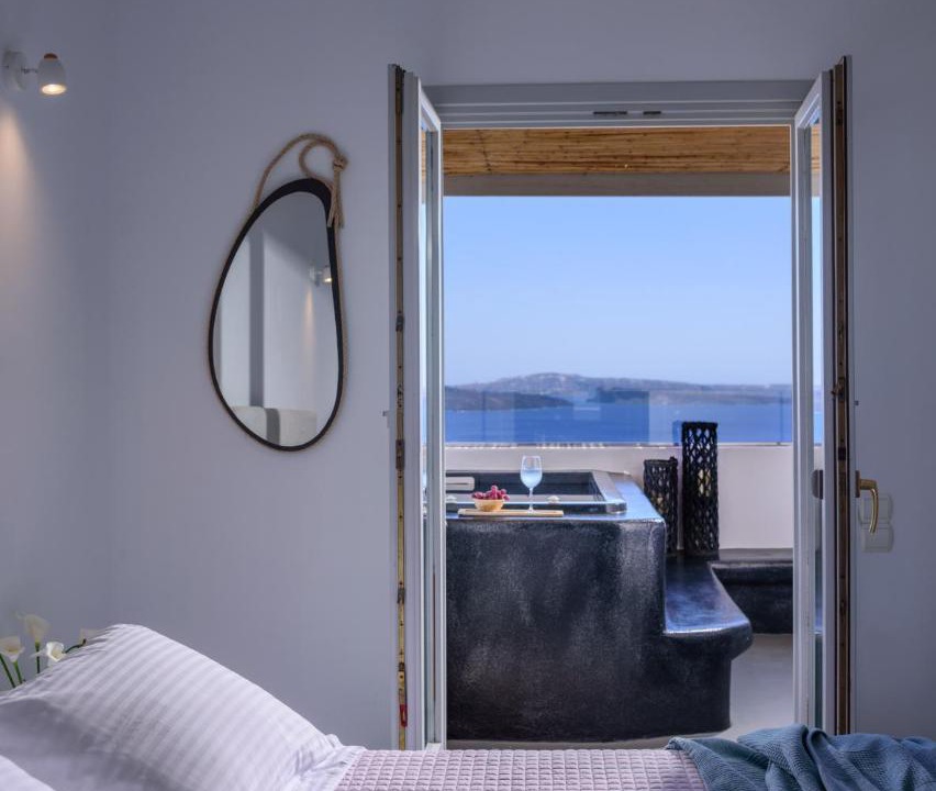 Photo of Bedroom in Oia
