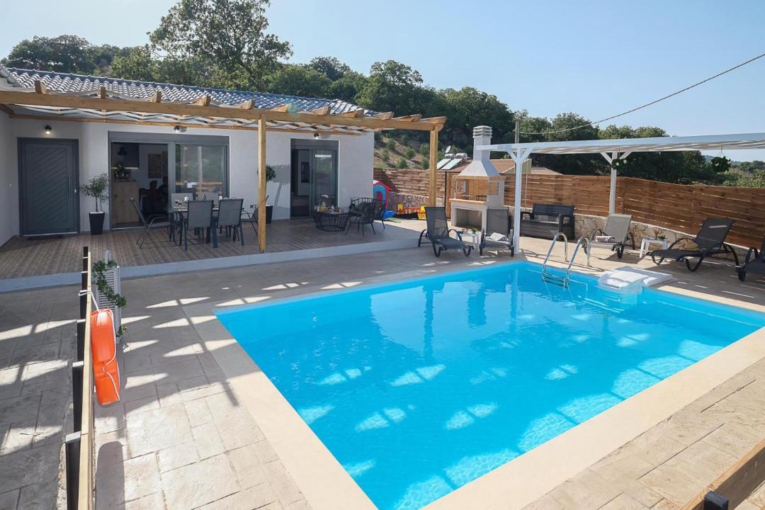 Photo of Outdoor in Monopari