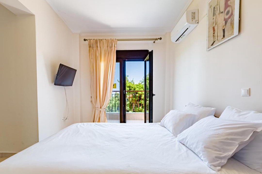 Photo of Bedroom in Polichrono