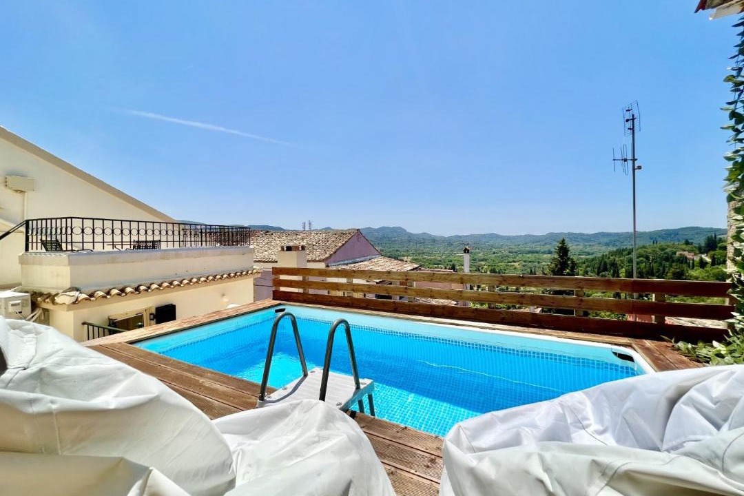 Photo of Patio Balcony in Esperion