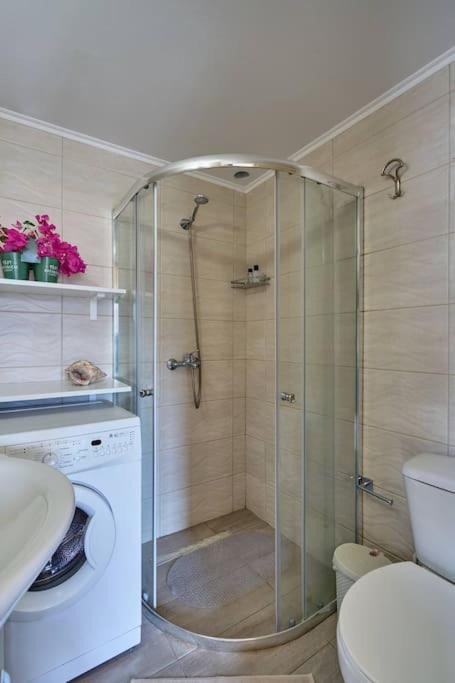 Photo of Bathroom in Salakos