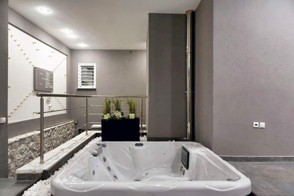 Photo of Bathroom in Kandila