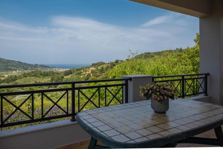 Photo of Patio Balcony in Karlovassi