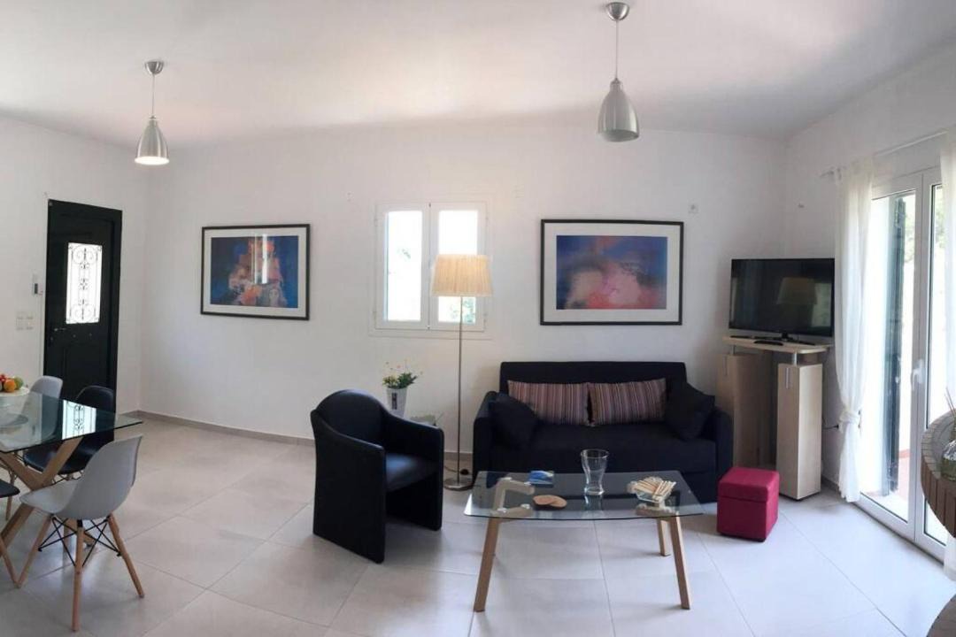 Photo of Livingroom in Dhrakata
