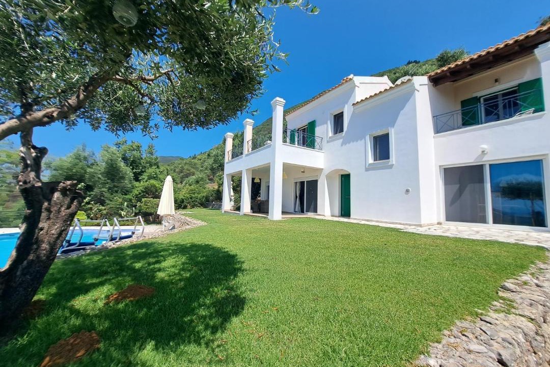 Photo of Buildings in Ipsos