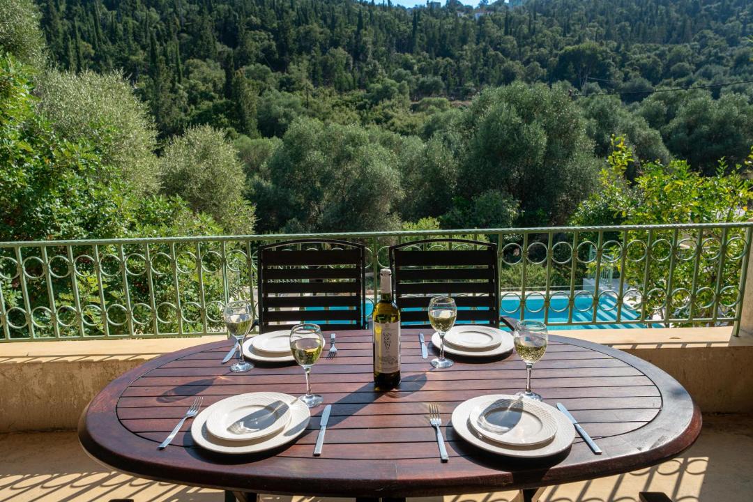 Photo of Patio Balcony in Evreti
