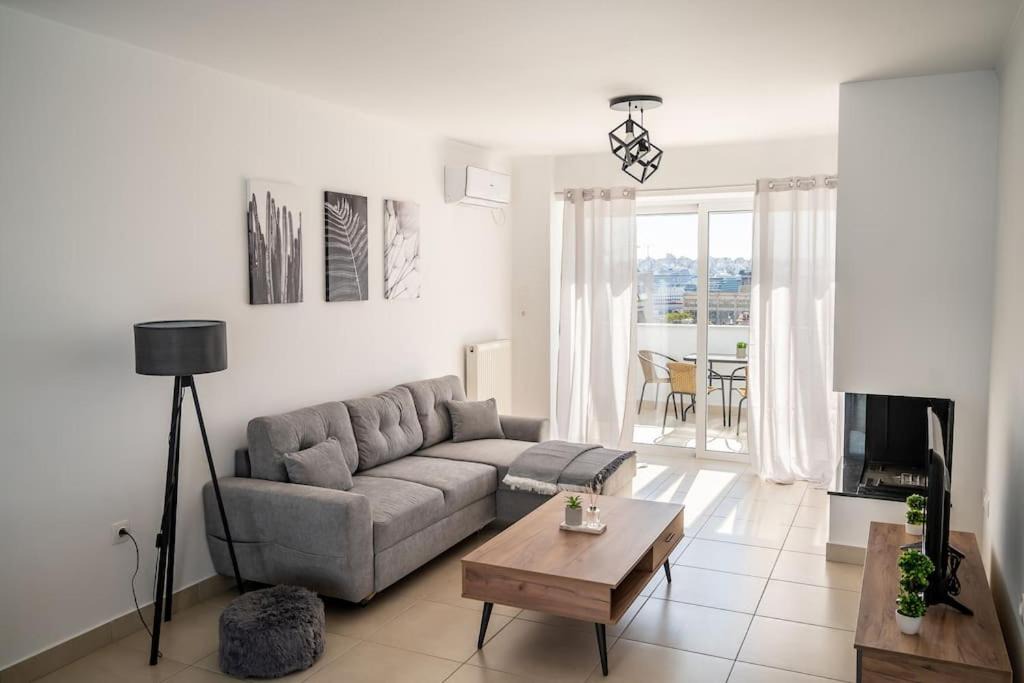Photo of Livingroom in Keratsini-Drapetsona