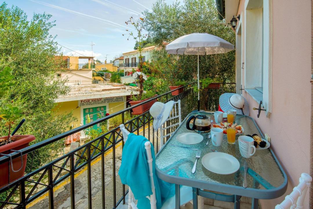 Photo of Patio Balcony in Longos