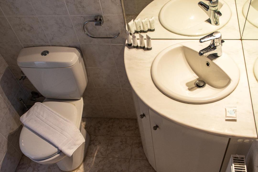 Photo of Bathroom in Tourlos