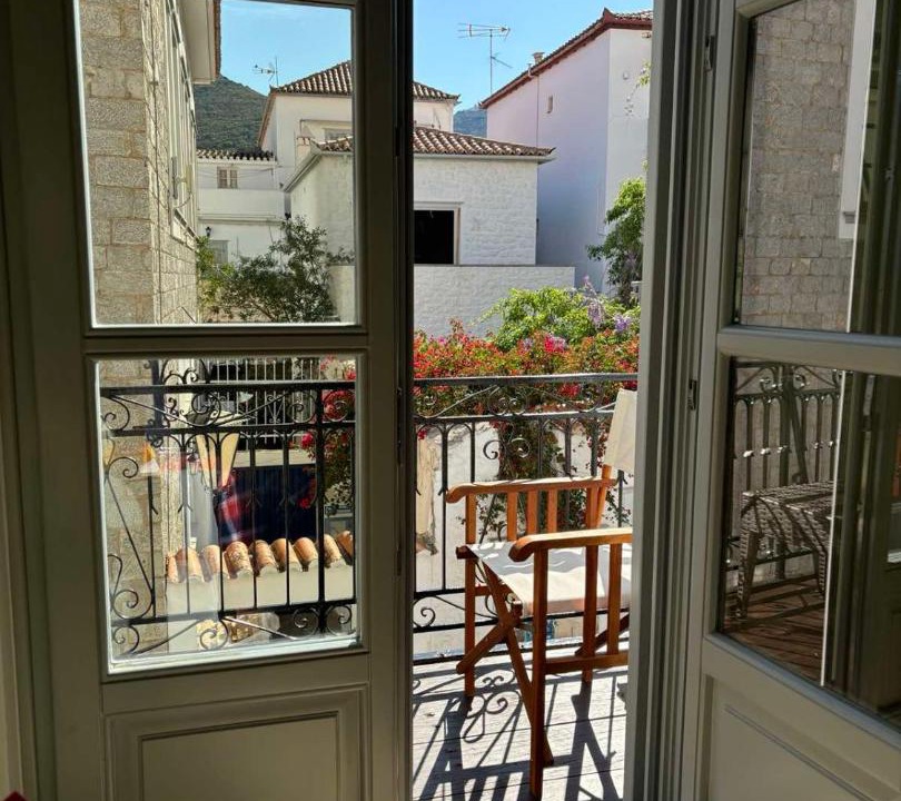 Photo of Others in Hydra