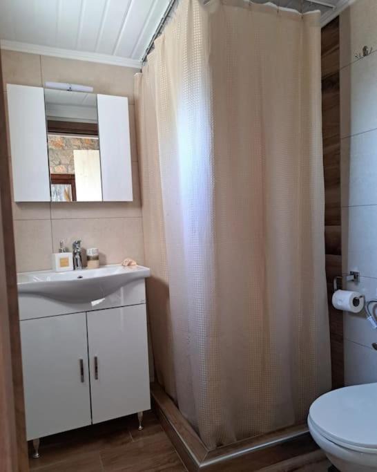 Photo of Bathroom in Avgonyma