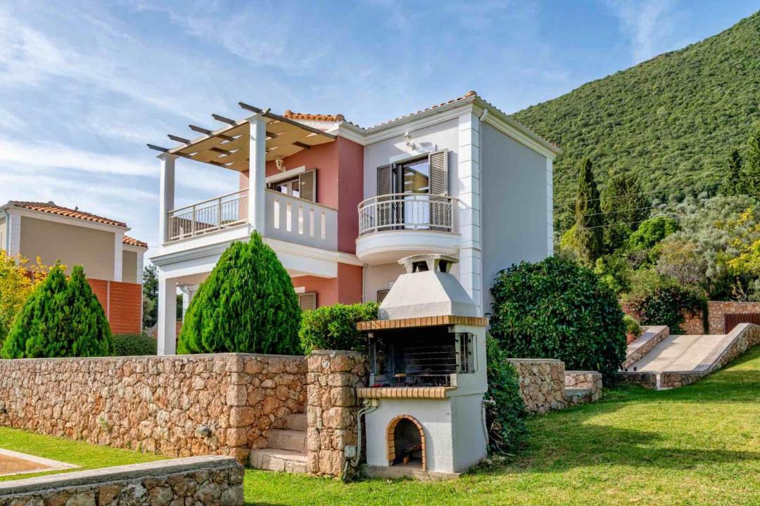Photo of Buildings in Arta