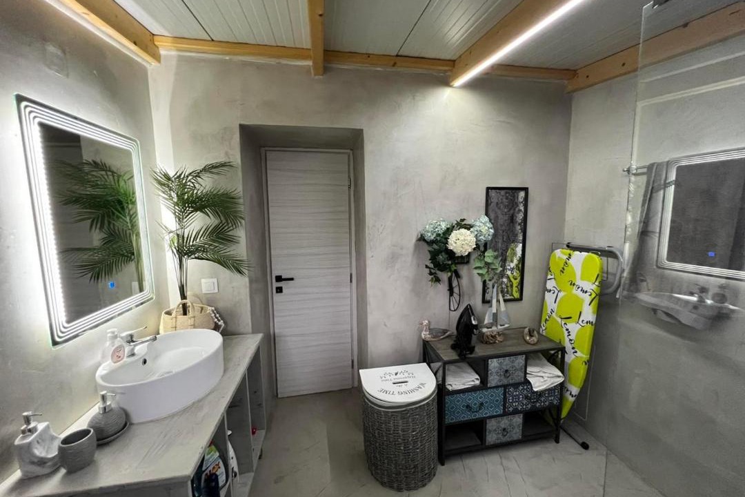 Photo of Bathroom in Loutsa