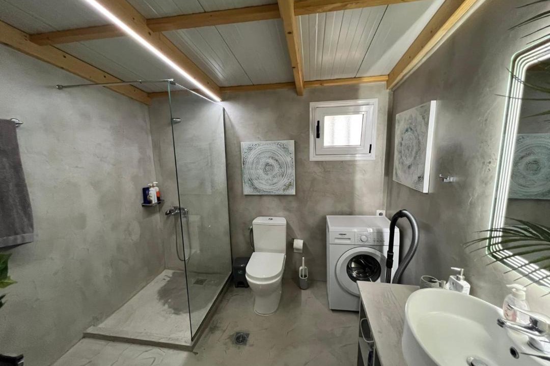 Photo of Bathroom in Loutsa