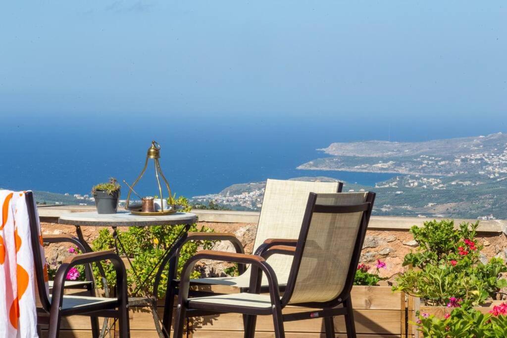 Photo of Patio Balcony in Samonas