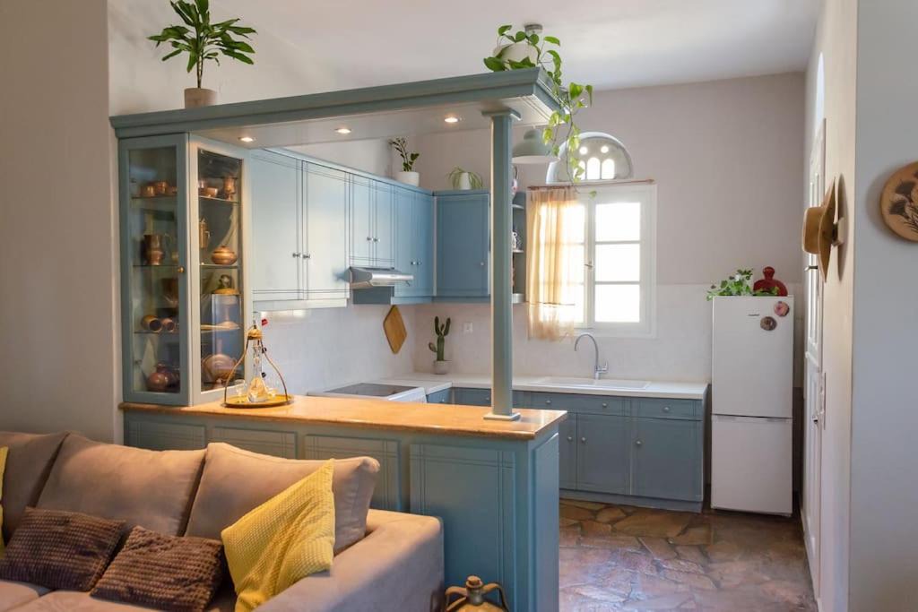 Photo of Livingroom in Tinos Town