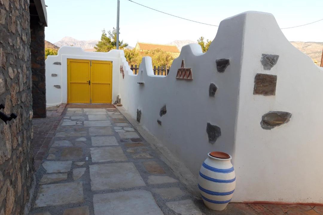 Photo of Buildings in Volissos
