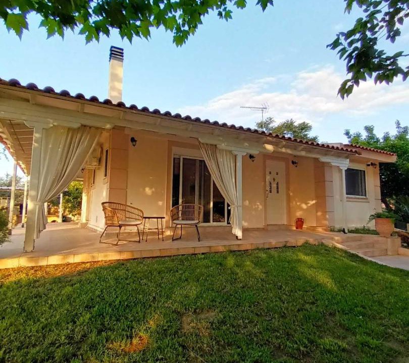 Photo of Buildings in Artemisio