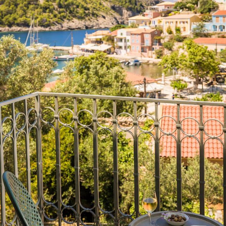 Photo of Patio Balcony in Frourion