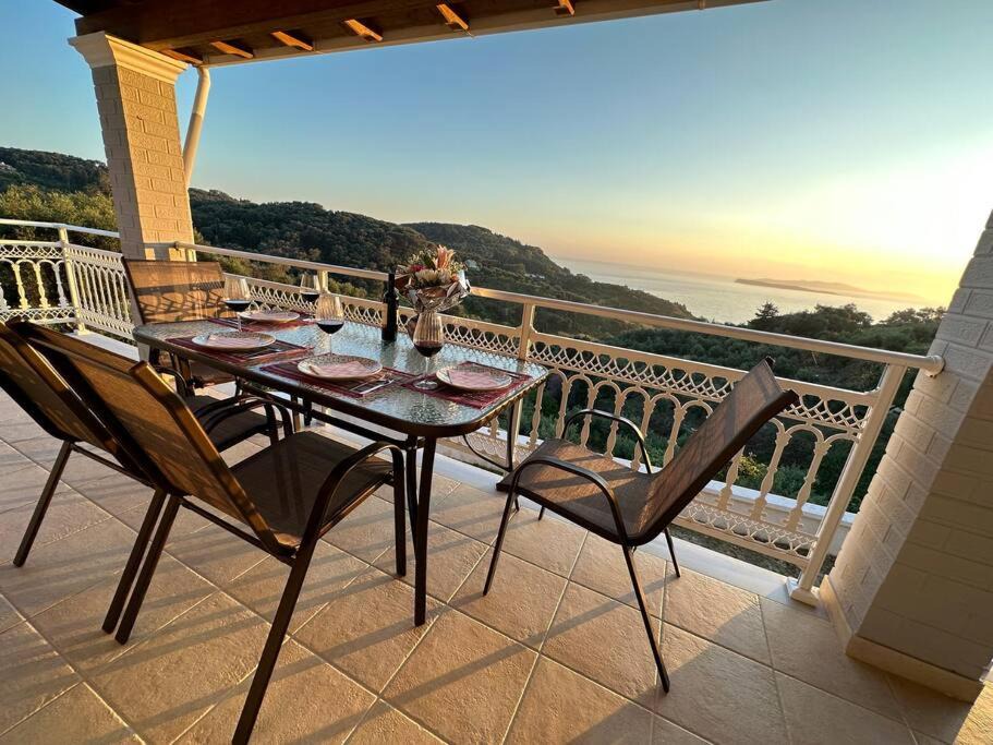 Photo of Patio Balcony in Termenades