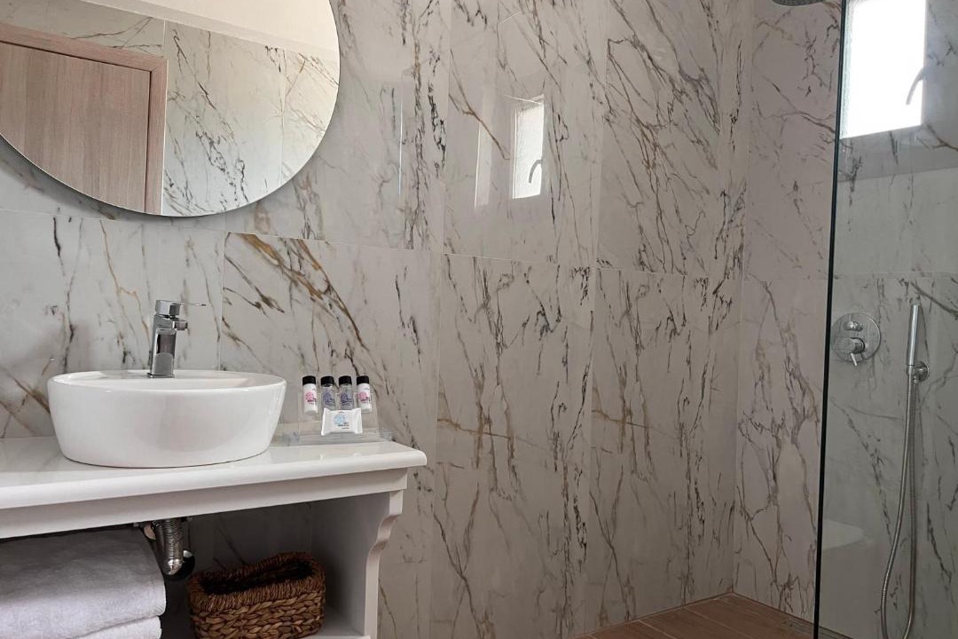 Photo of Bathroom in Valanidorrachi