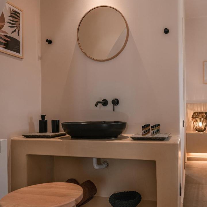 Photo of Bathroom in Vothon