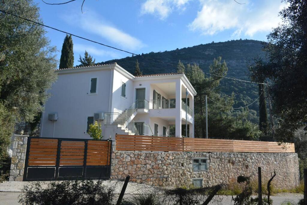 Photo of Buildings in Mikros Gialos