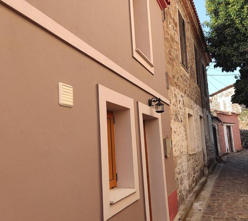 Photo of Buildings in Mantamados