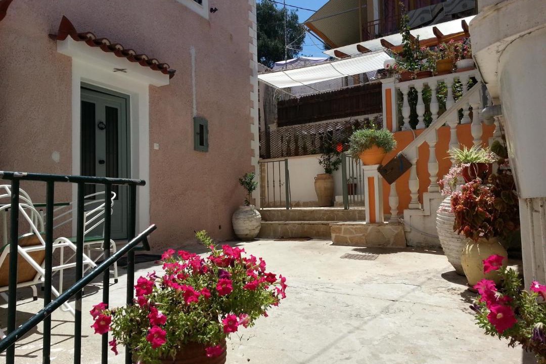 Photo of Others in Gaios