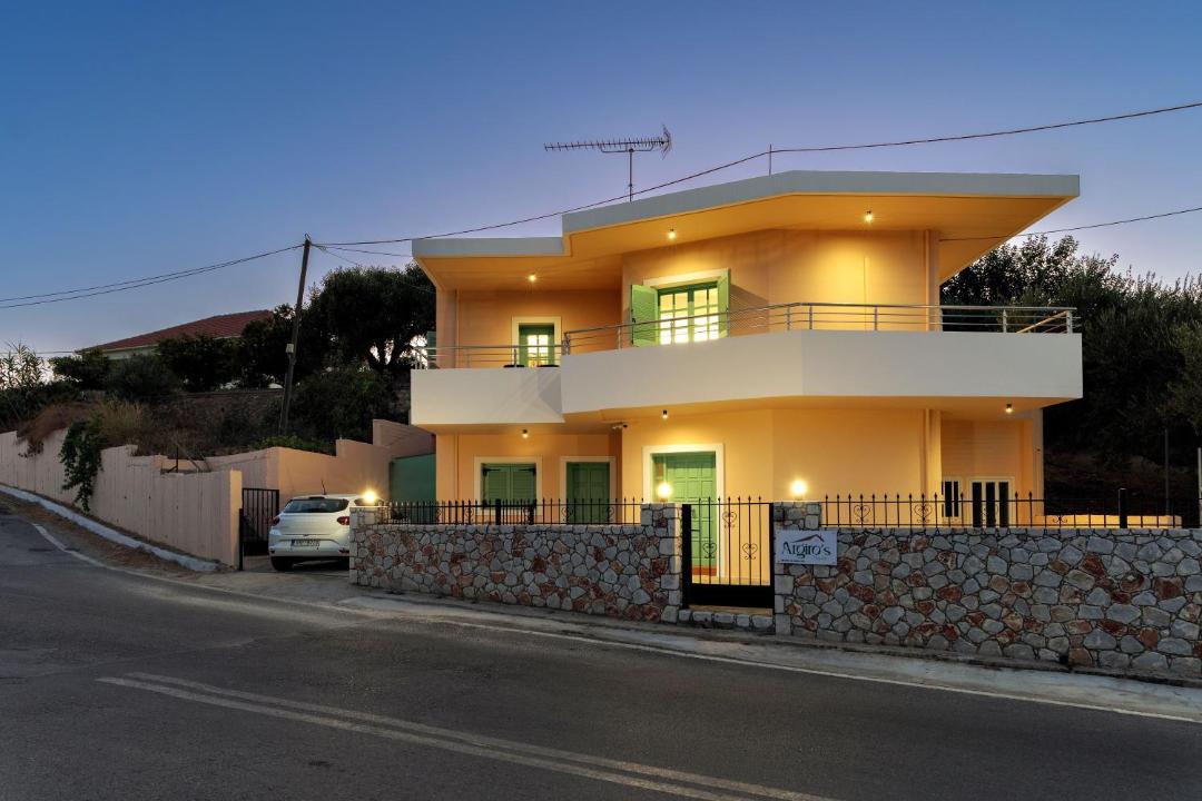 Photo of Buildings in Spilia