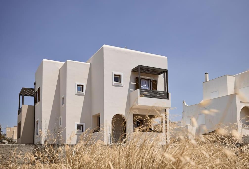 Photo of Buildings in Glinado