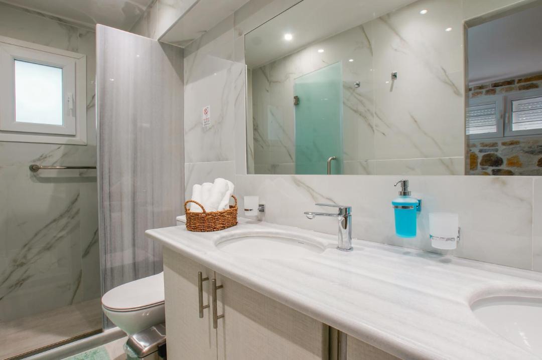 Photo of Bathroom in Omales