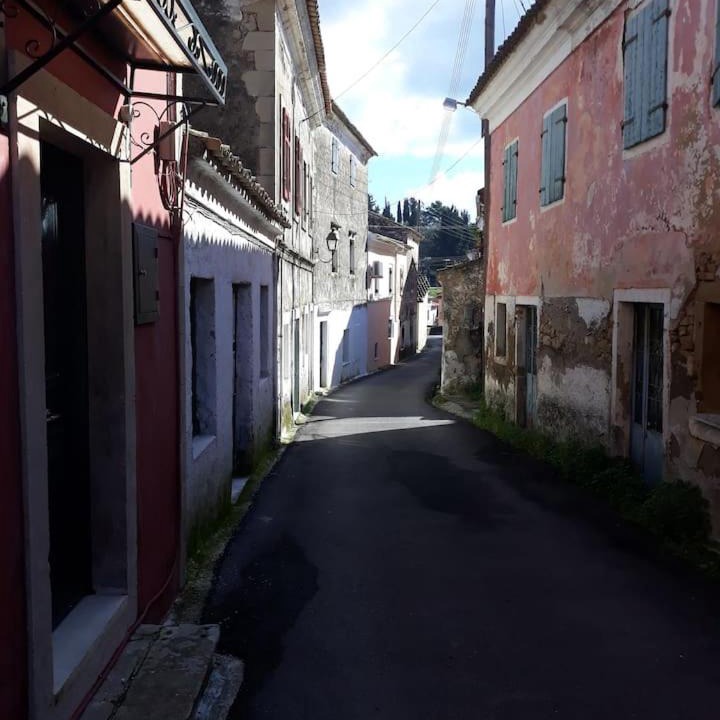 Photo of Buildings in Sinarades