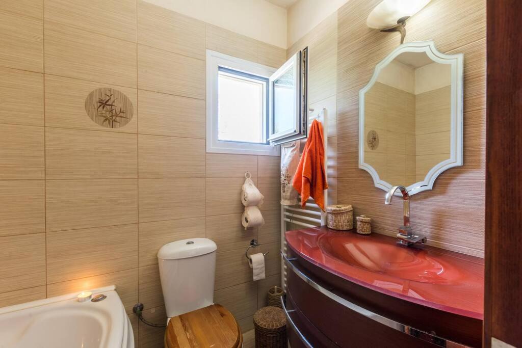 Photo of Bathroom in Kato Korakiana