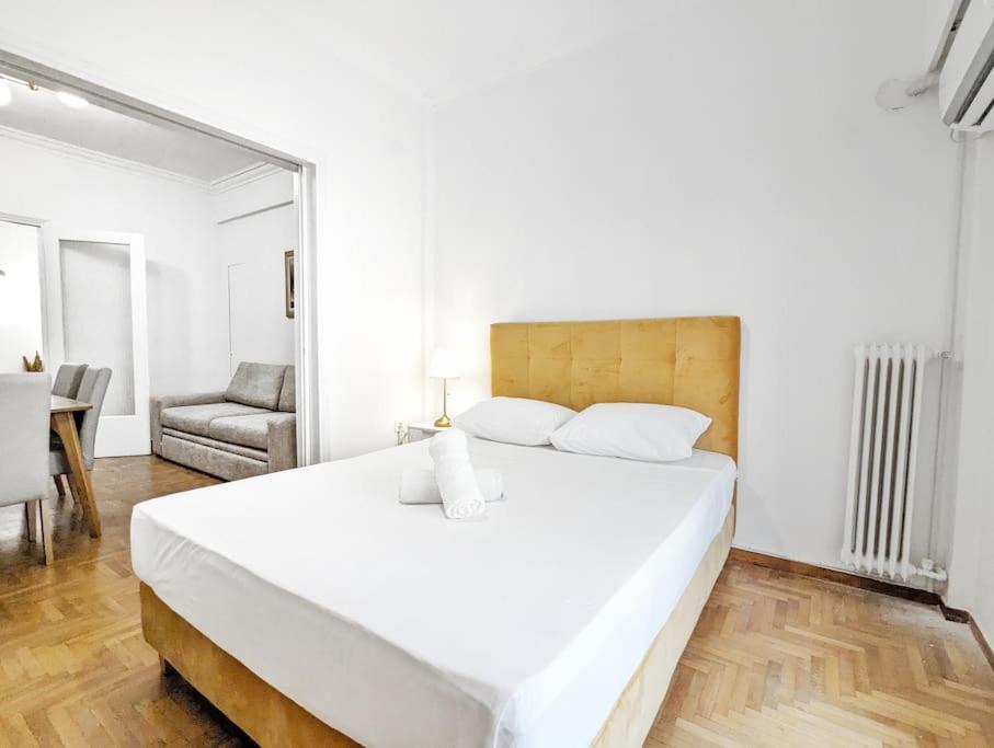 Photo of Bedroom in Platia Viktorias