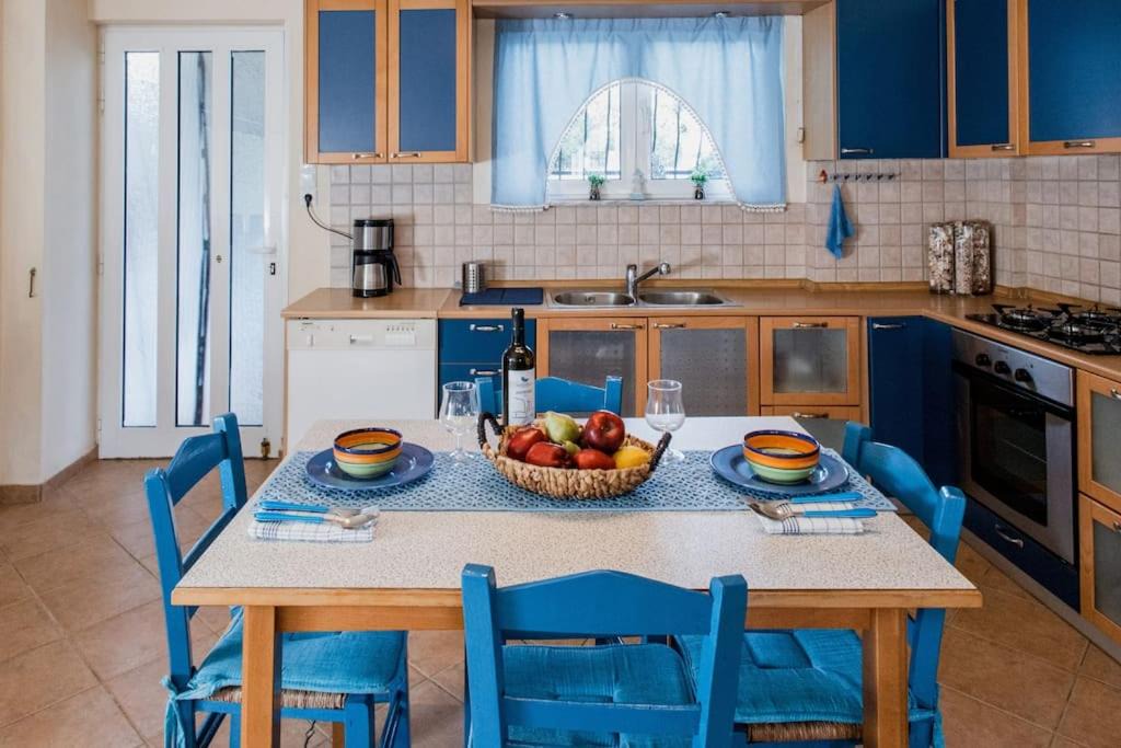 Photo of Kitchen in Minoa Pediada