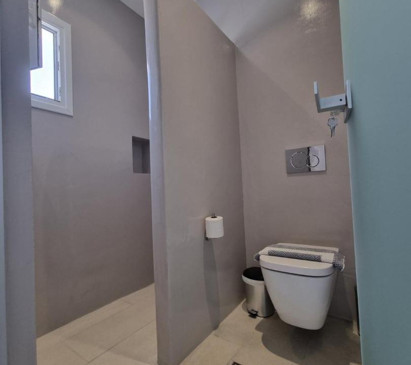 Photo of Bathroom in Ios Town