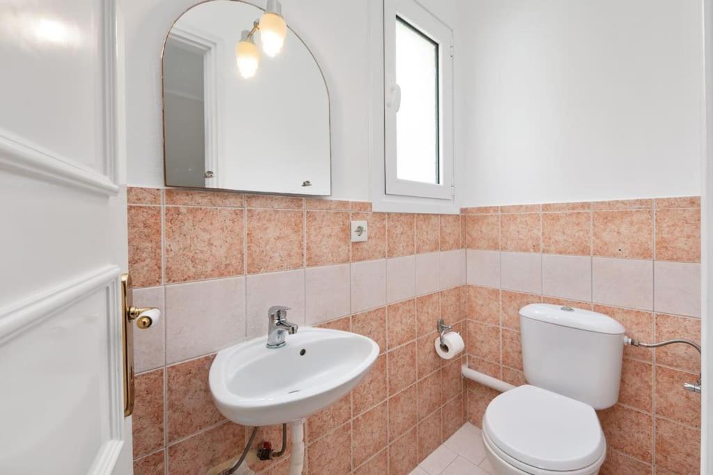 Photo of Bathroom in Perama