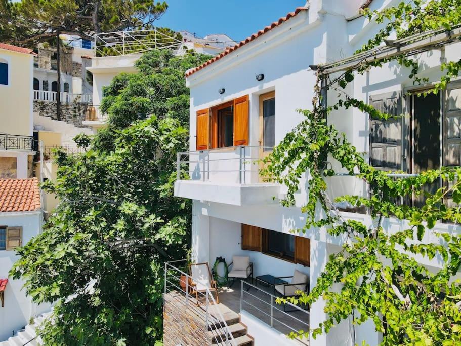 Photo of Buildings in Evdilos