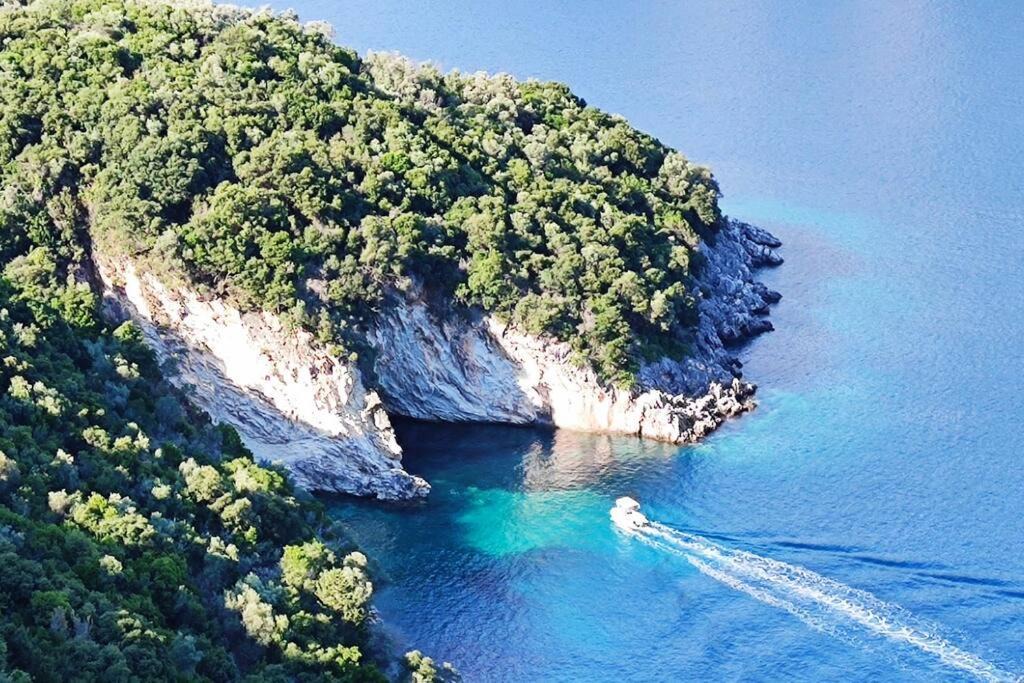 Photo of Others in Mikros Gialos